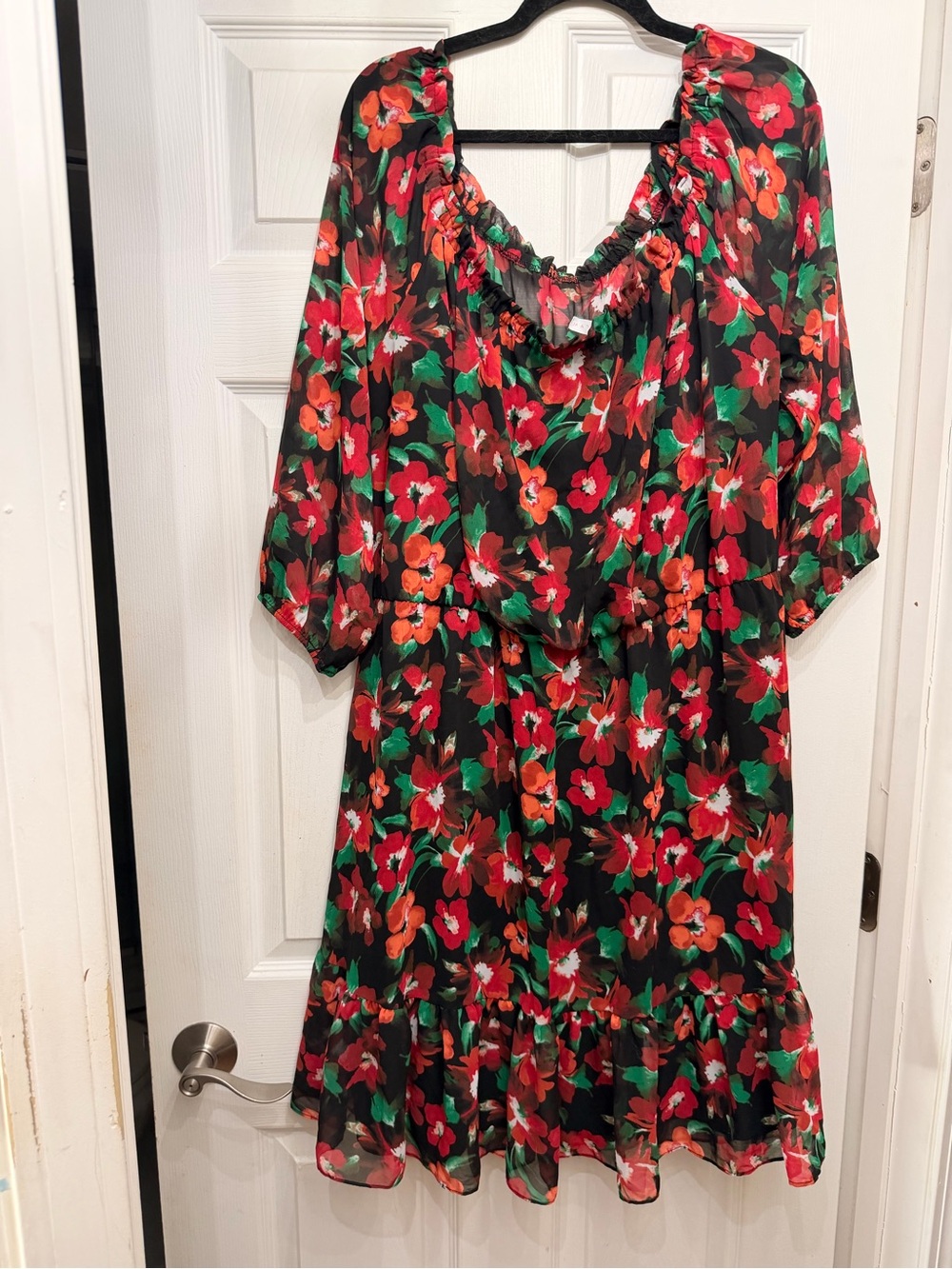 NWT Floral Midi boho Dress with Ruffle Hem in Black and Red size 3X made in USA